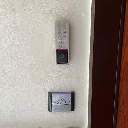 Casa Borghesia, Luminosa Nel Cuore Autentico Di Napoli - Sanita Lejlighed *